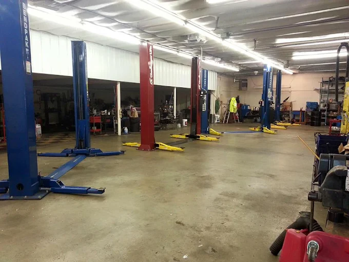 Lucas Auto Service shop bays