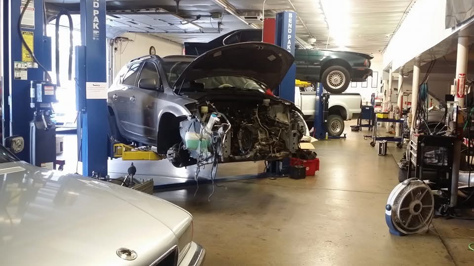 Lucas Auto Service shop bays