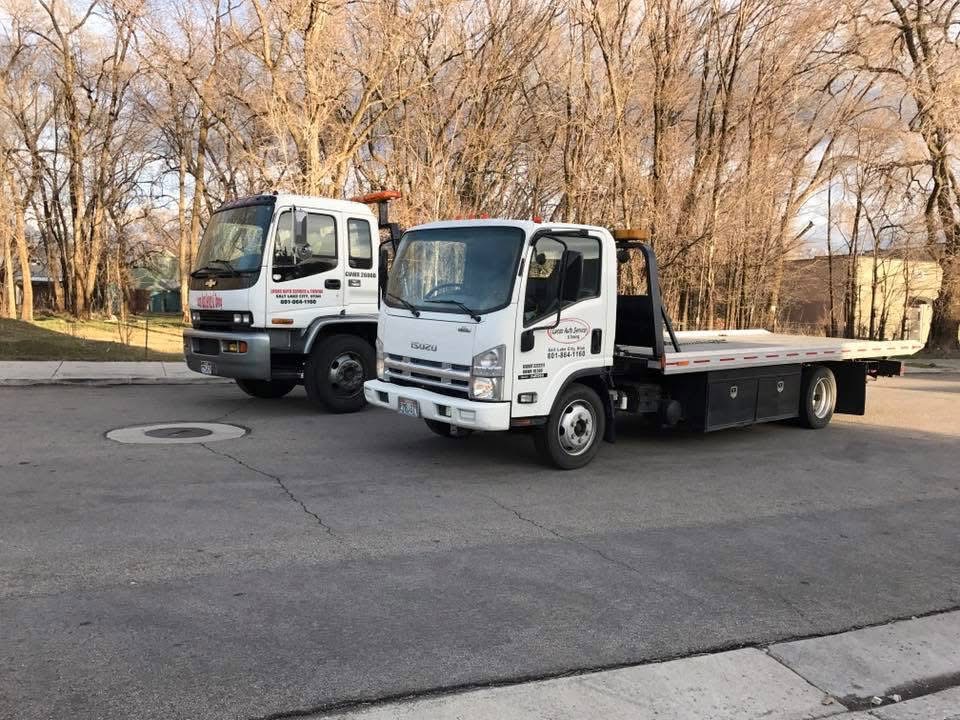 Gr&uacute;as de plataforma de Lucas Auto Service & Towing en South Salt Lake, Utah